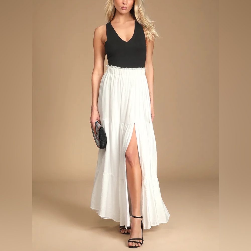 Lulu’s NWT white maxi skirt